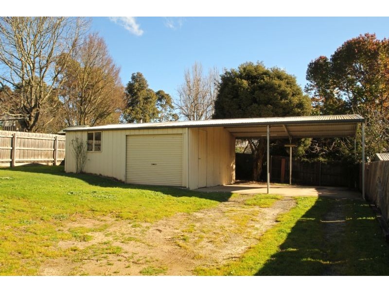 2 Murray Street, Mirboo North VIC 3871