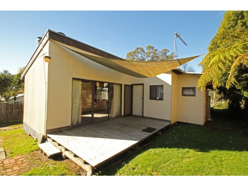 2 Murray Street, Mirboo North VIC 3871