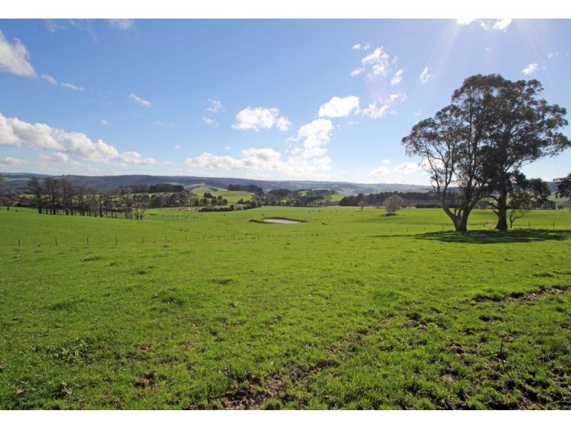 60 St Ellens Road, Mirboo North VIC 3871