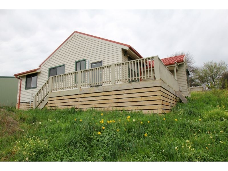 37 Giles Street, Mirboo North VIC 3871