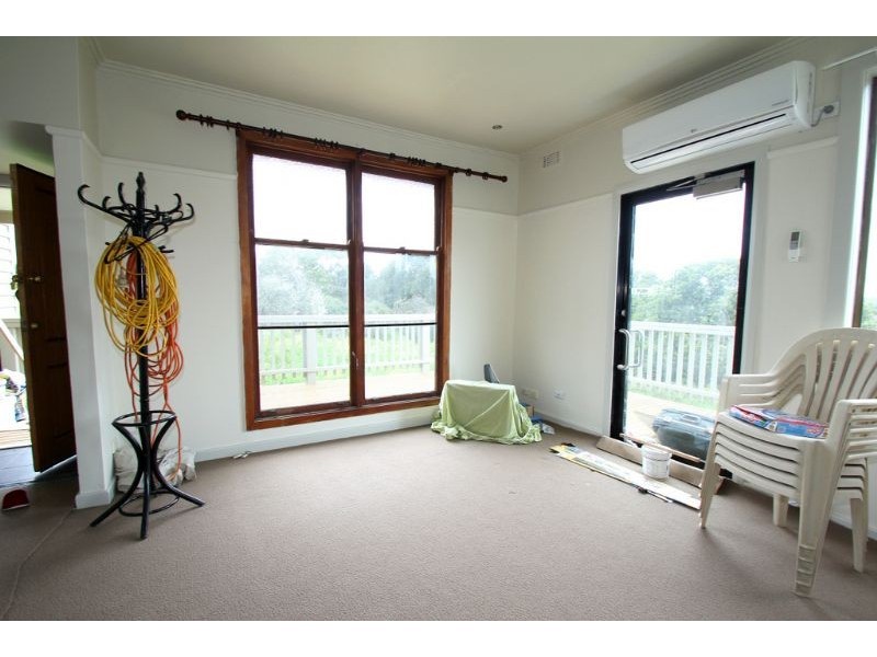 37 Giles Street, Mirboo North VIC 3871