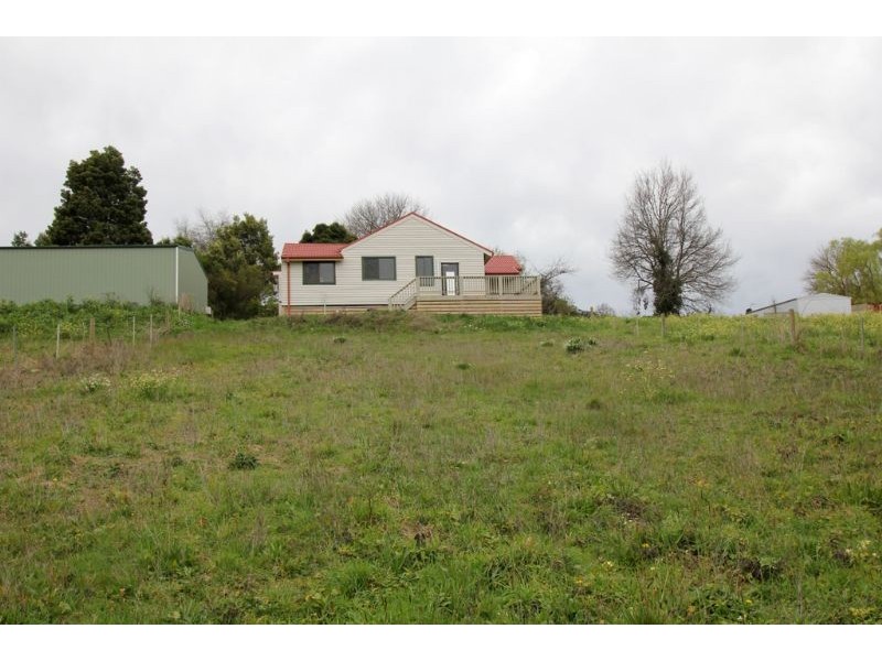 37 Giles Street, Mirboo North VIC 3871