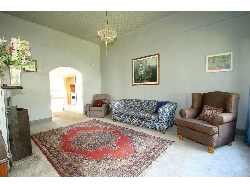 9 Brennan Street, Mirboo North VIC 3871