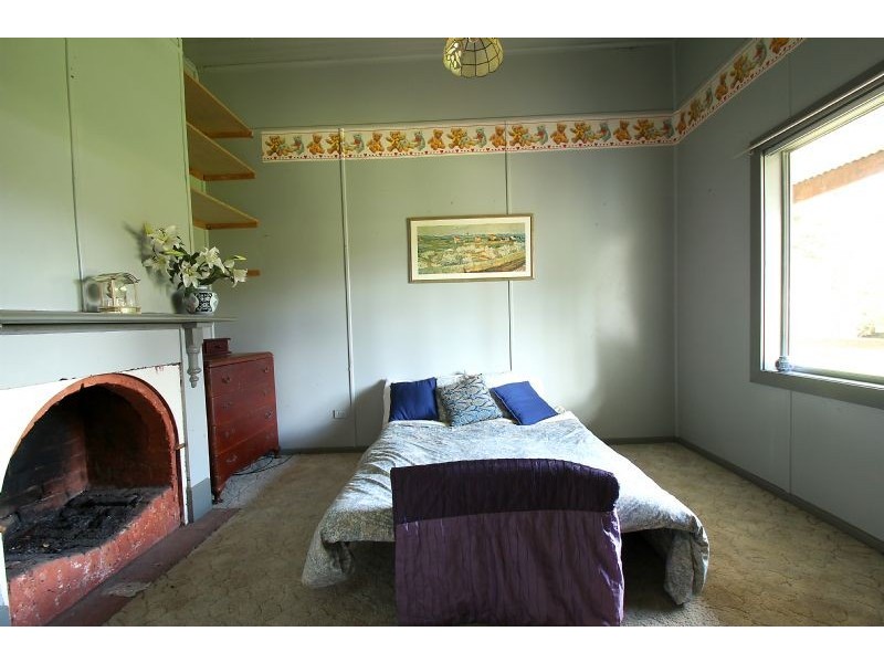 9 Brennan Street, Mirboo North VIC 3871