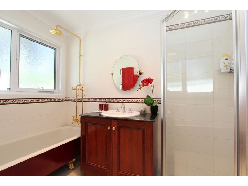 11 Balook Street, Mirboo North VIC 3871