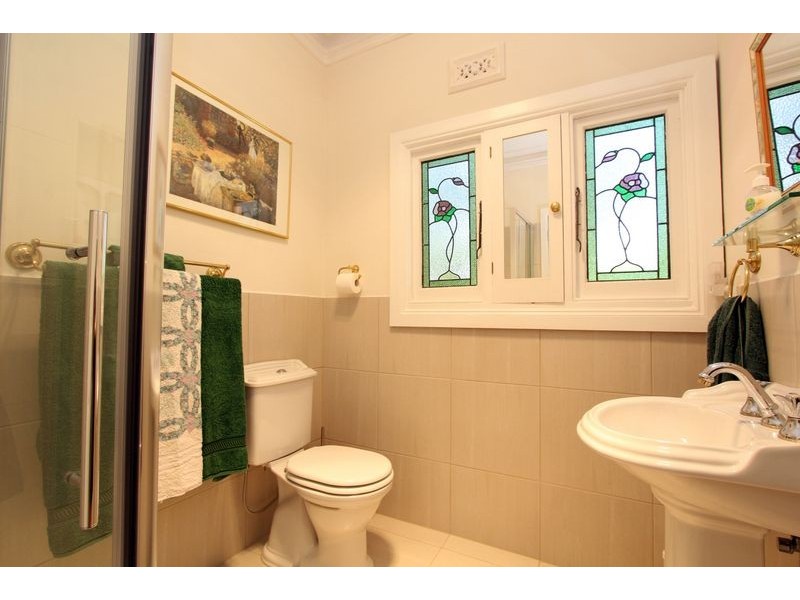 11 Balook Street, Mirboo North VIC 3871