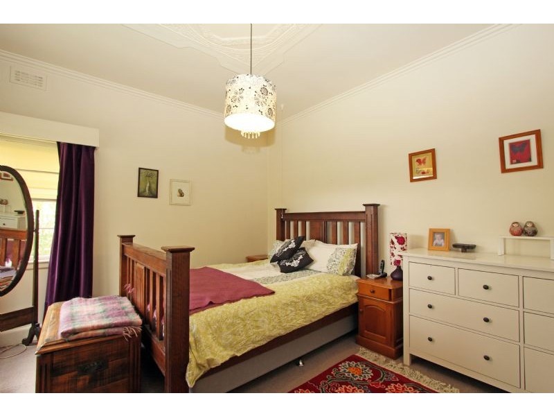 10 Giles Street, Mirboo North VIC 3871