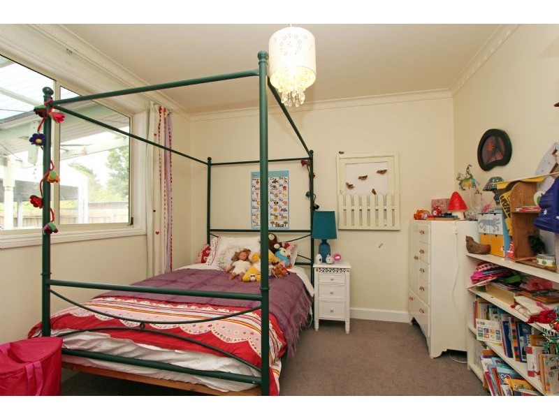 10 Giles Street, Mirboo North VIC 3871