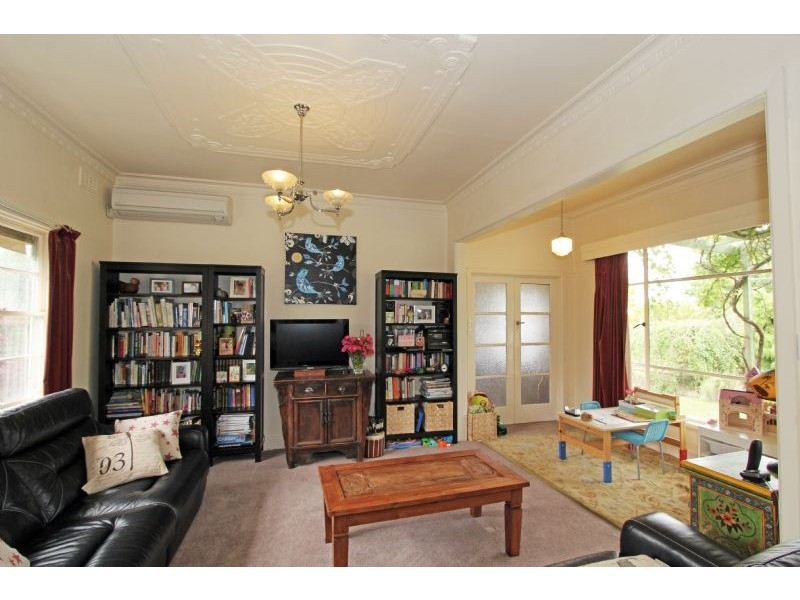 10 Giles Street, Mirboo North VIC 3871