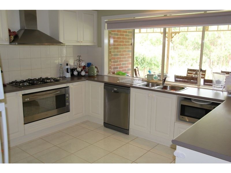 16 Wells Road, Mirboo North VIC 3871