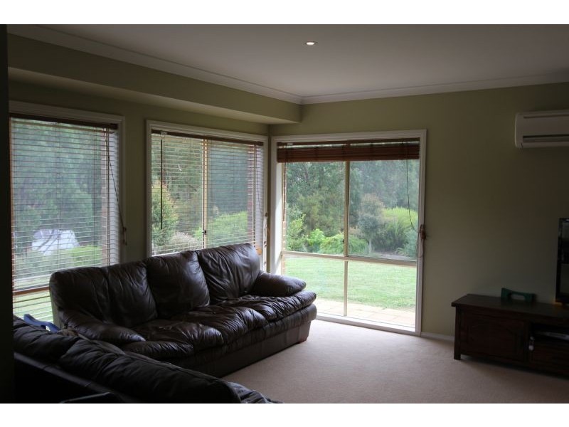 16 Wells Road, Mirboo North VIC 3871