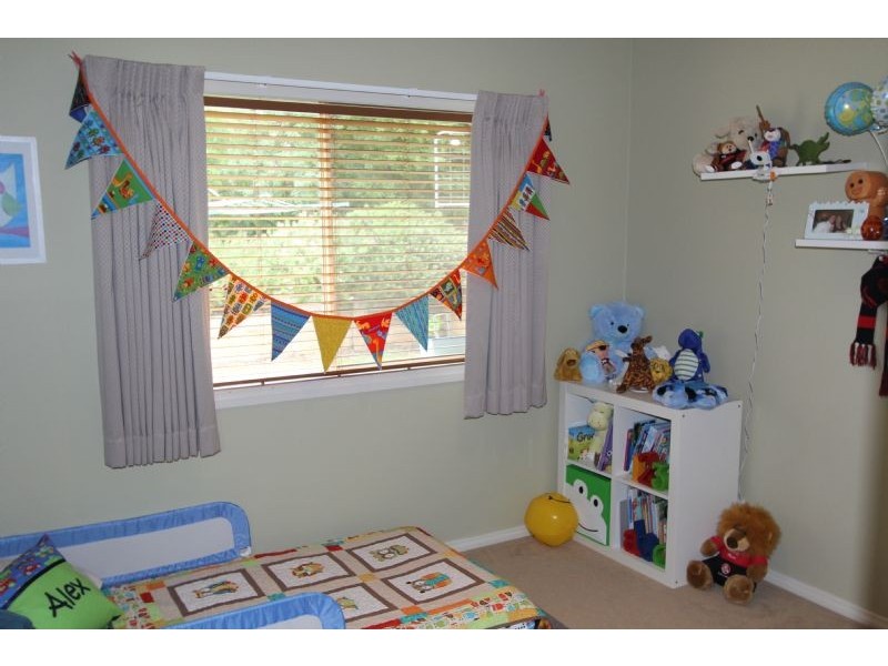 16 Wells Road, Mirboo North VIC 3871