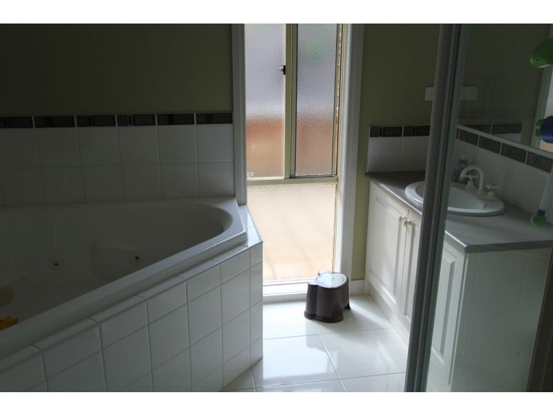 16 Wells Road, Mirboo North VIC 3871