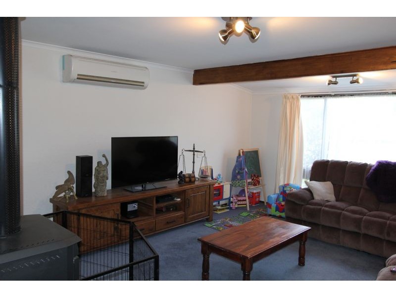 5 Allen Street, Mirboo North VIC 3871