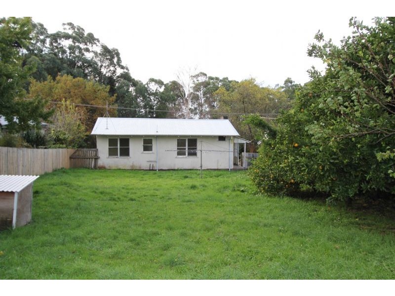 26 Inglis Avenue, Mirboo North VIC 3871