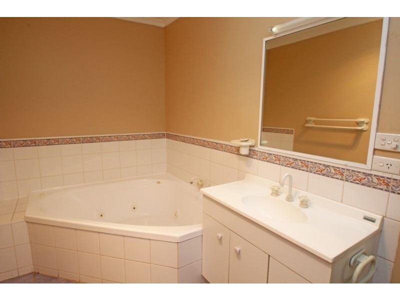 2 Murray Street, Mirboo North VIC 3871