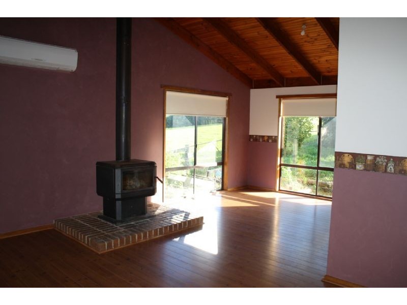 85 Peters Lane, Mirboo North VIC 3871