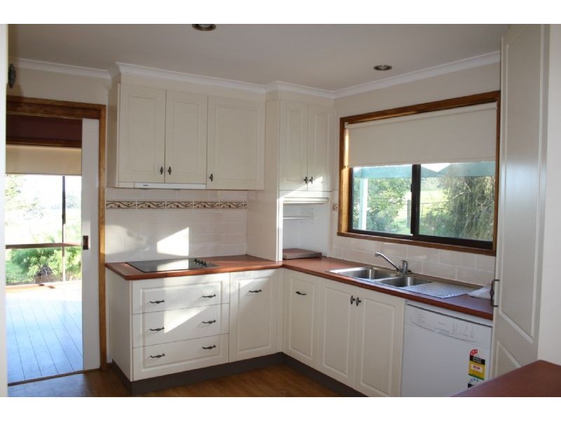 85 Peters Lane, Mirboo North VIC 3871