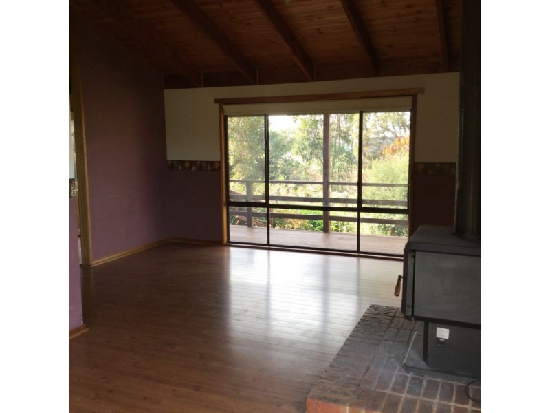 85 Peters Lane, Mirboo North VIC 3871