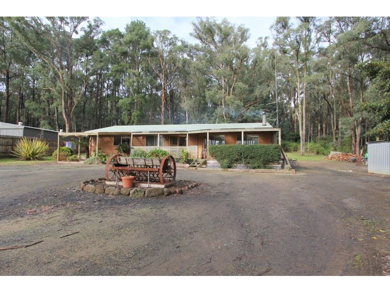 12 Golf Links Drive, Mirboo North VIC 3871