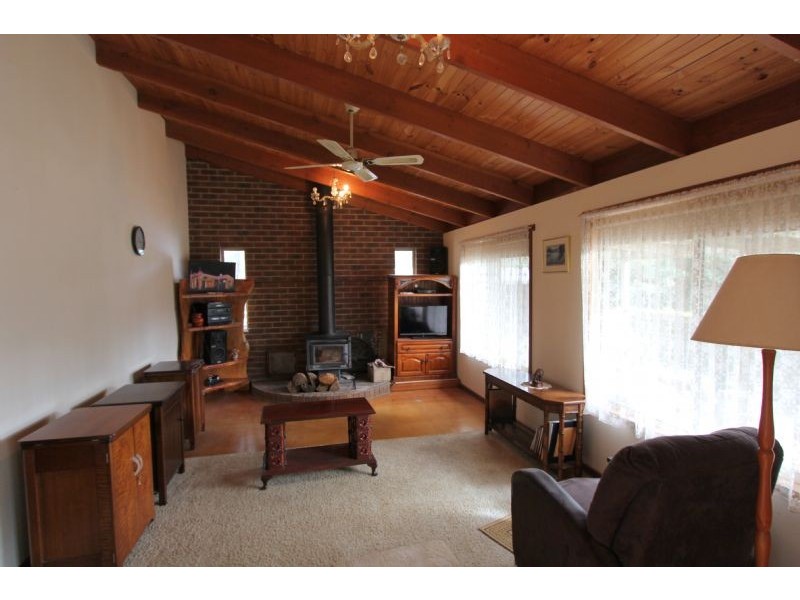 12 Golf Links Drive, Mirboo North VIC 3871