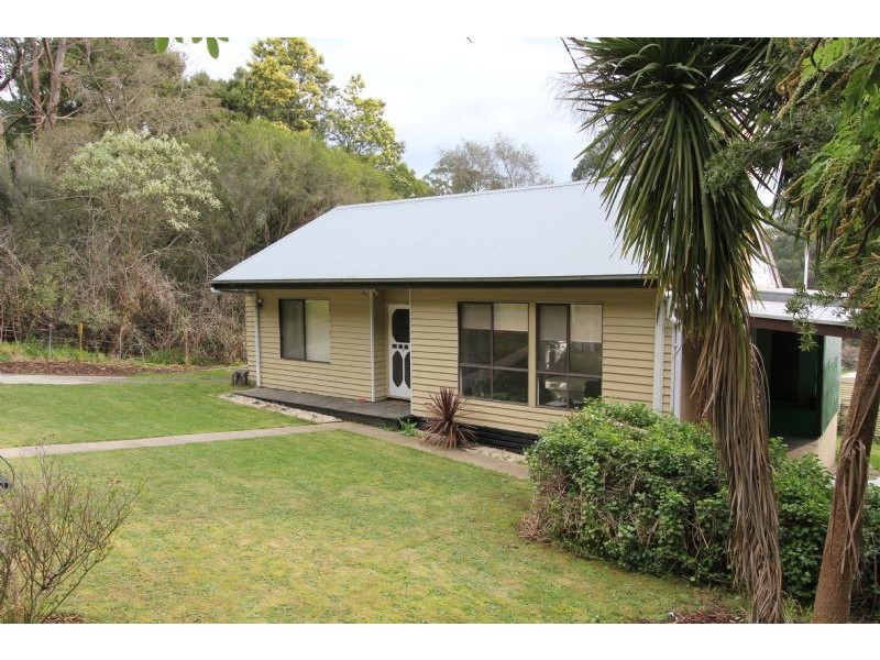 3 Thorpdale Road, Mirboo North VIC 3871