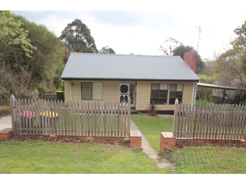3 Thorpdale Road, Mirboo North VIC 3871