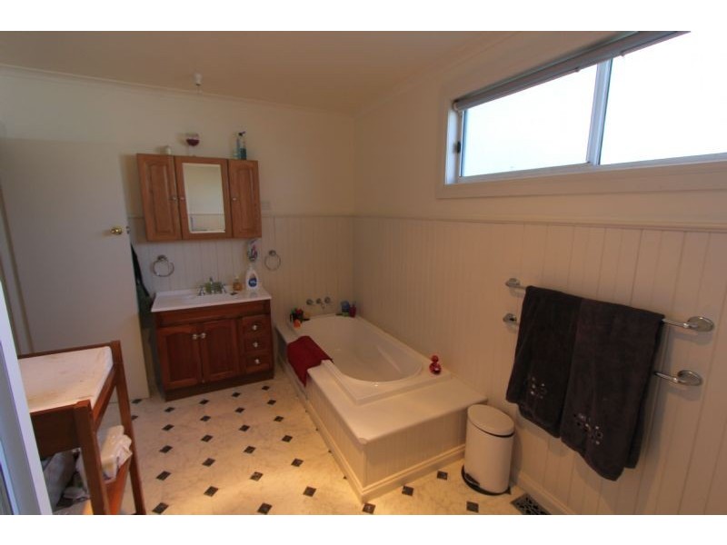 22 Ridgway, Mirboo North VIC 3871