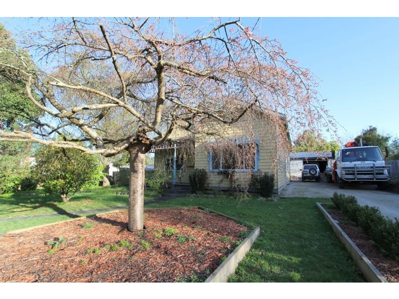 22 Ridgway, Mirboo North VIC 3871