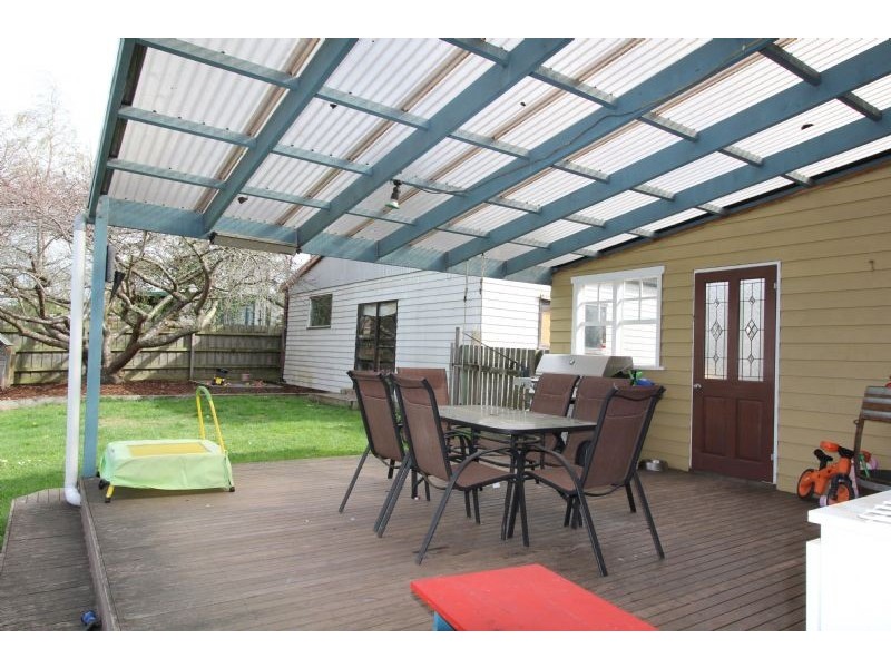 22 Ridgway, Mirboo North VIC 3871