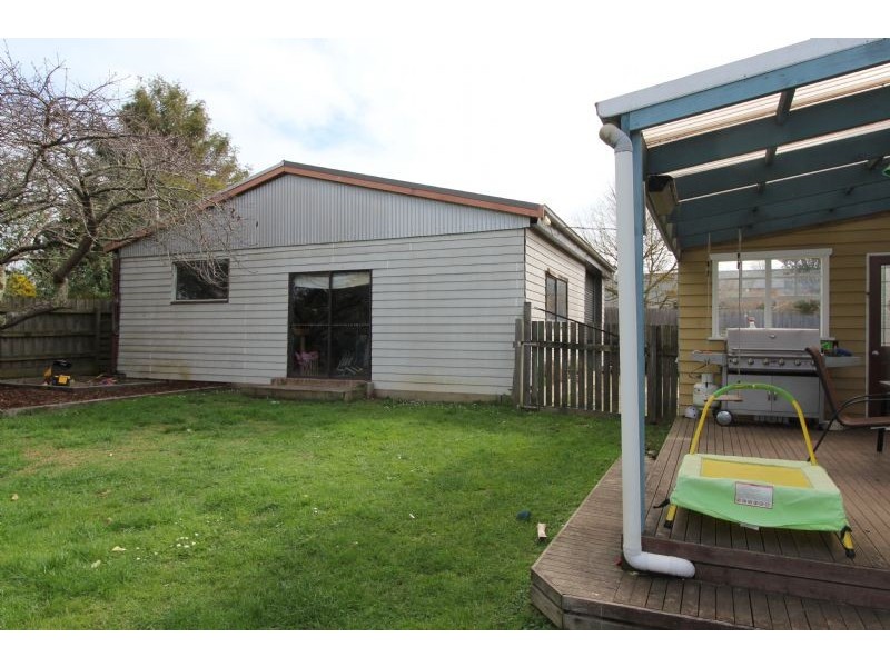 22 Ridgway, Mirboo North VIC 3871