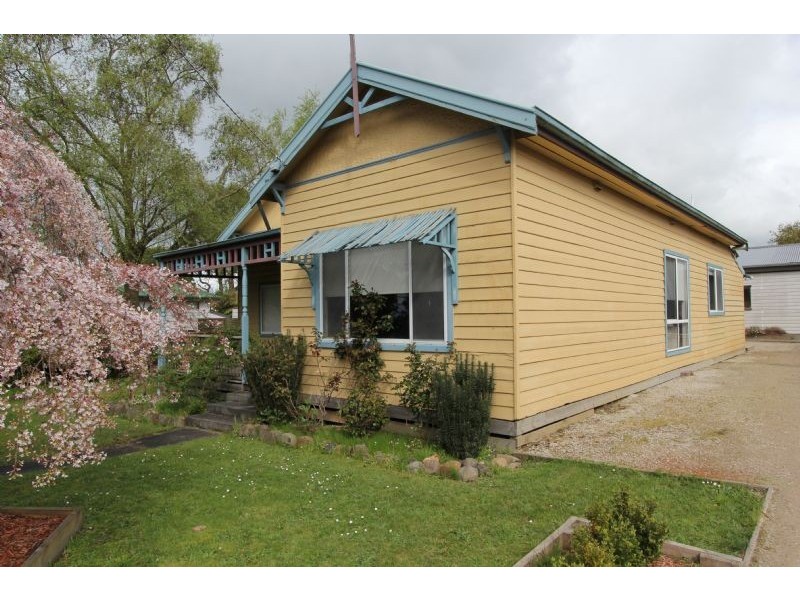 22 Ridgway, Mirboo North VIC 3871