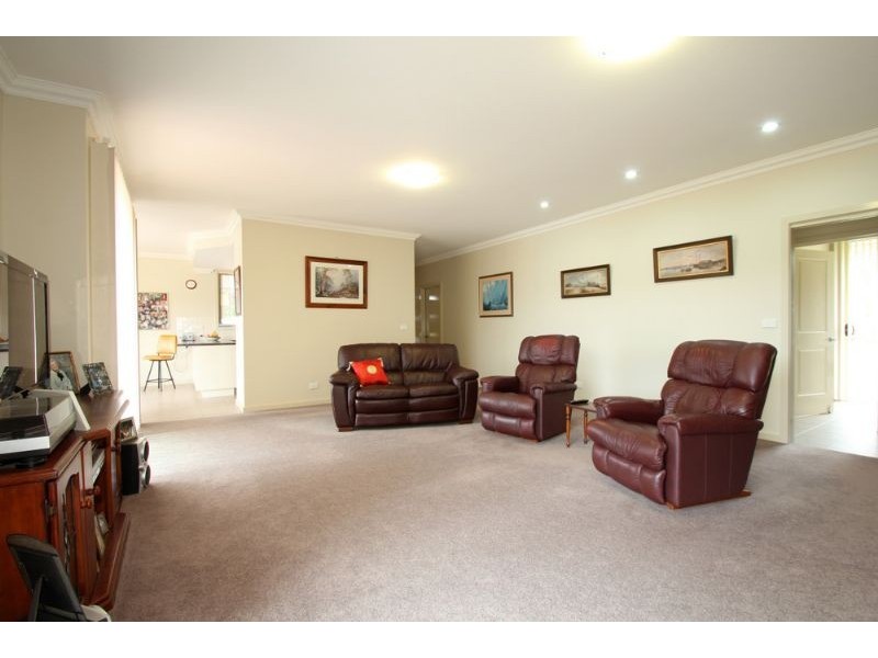 25 Josephine Crescent, Mirboo North VIC 3871