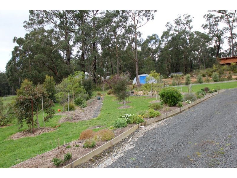 25 Josephine Crescent, Mirboo North VIC 3871