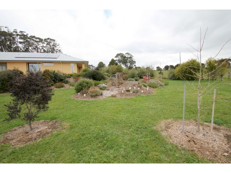 25 Josephine Crescent, Mirboo North VIC 3871