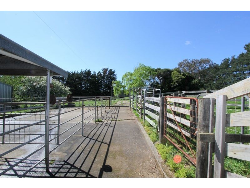 20 McCartins Lane, Mirboo North VIC 3871