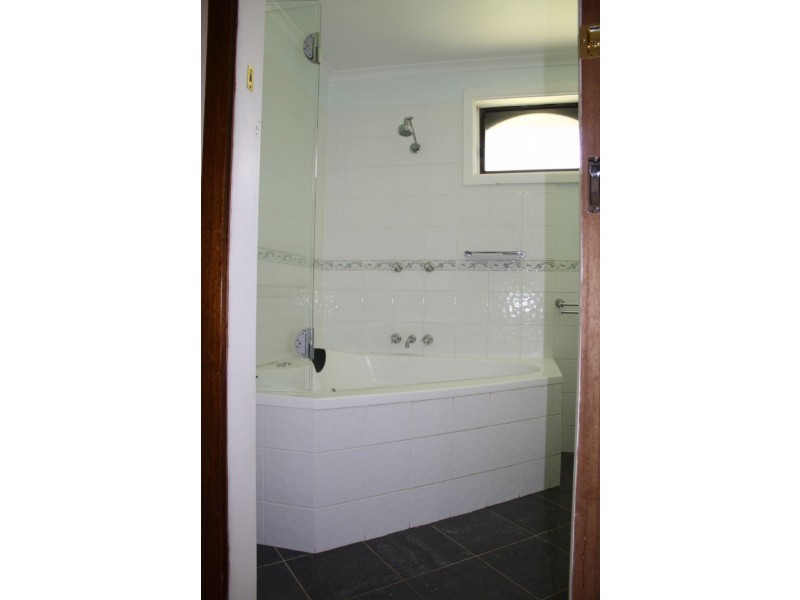 6 Balook Street, Mirboo North VIC 3871
