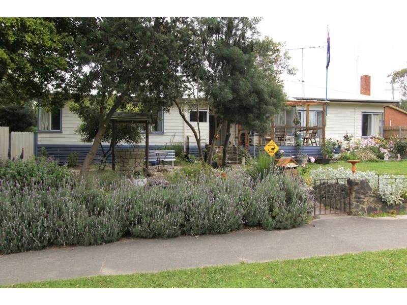 4 Ridgway, Mirboo North VIC 3871