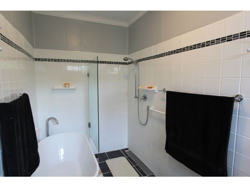 4 Ridgway, Mirboo North VIC 3871