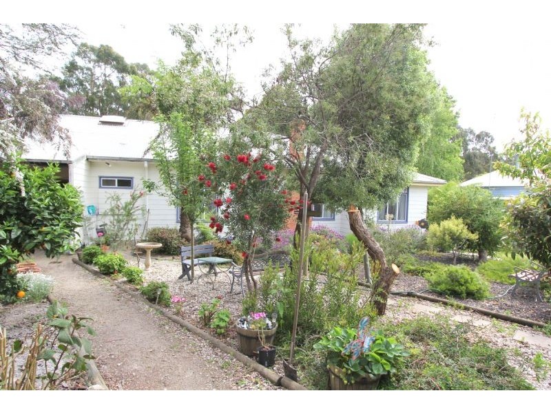 4 Ridgway, Mirboo North VIC 3871