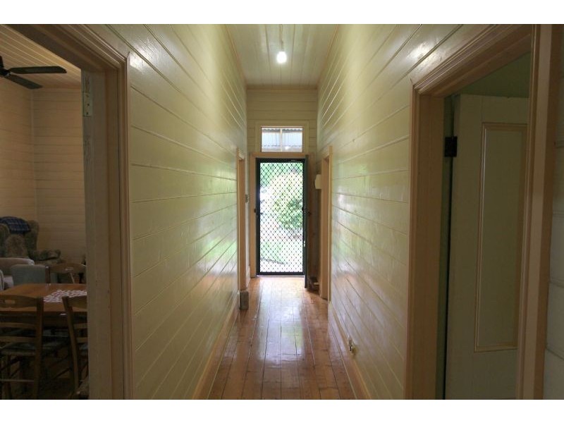 9 Couper Street, Mirboo North VIC 3871
