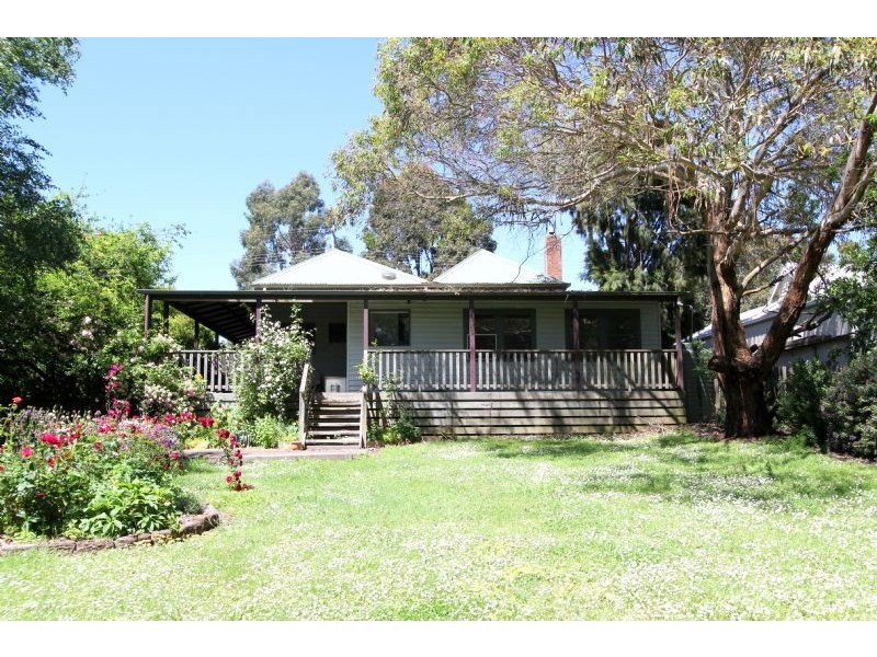9 Couper Street, Mirboo North VIC 3871