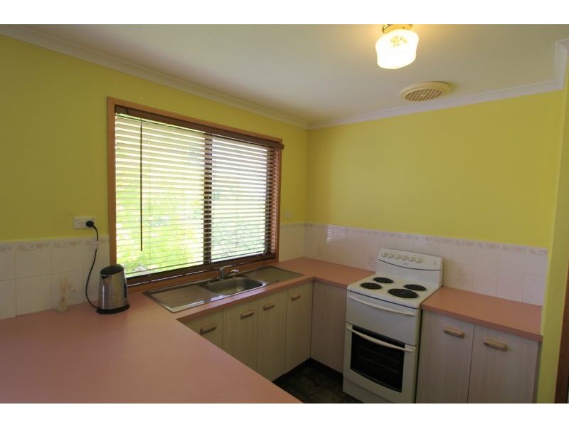 24 Murray Street, Mirboo North VIC 3871