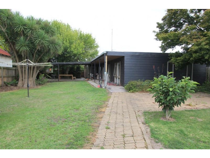 50-52 Ridgway, Mirboo North VIC 3871