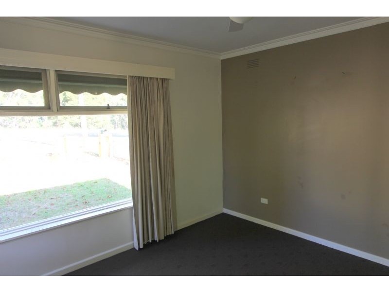 16 Baths Road, Mirboo North VIC 3871