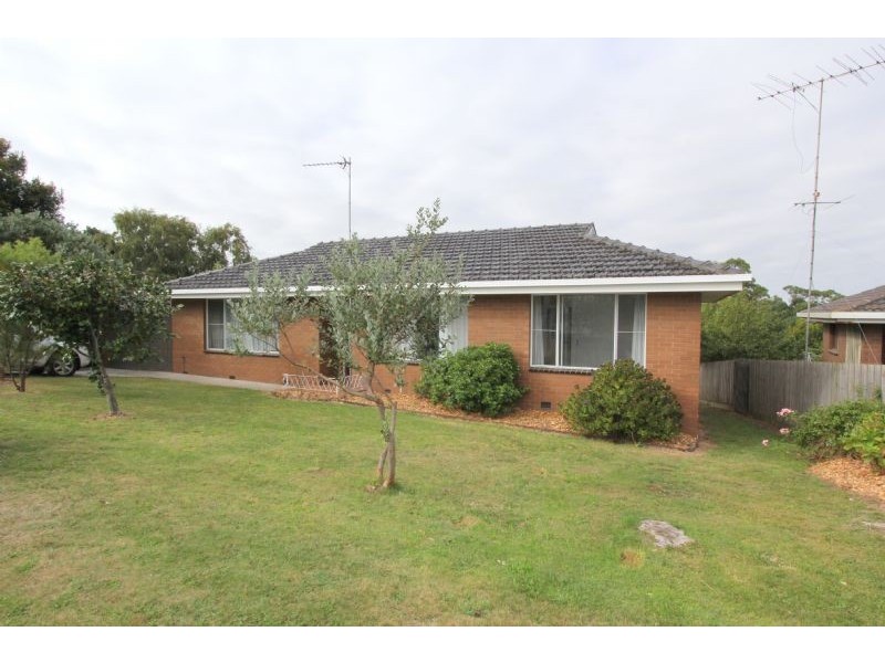 16 Peacock Street, Mirboo North VIC 3871