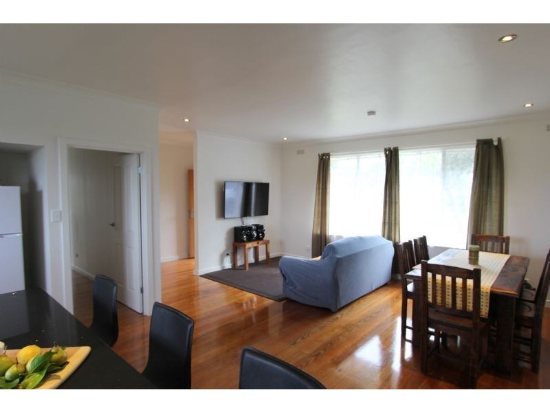 16 Peacock Street, Mirboo North VIC 3871