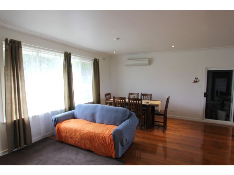 16 Peacock Street, Mirboo North VIC 3871