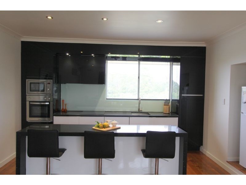 16 Peacock Street, Mirboo North VIC 3871