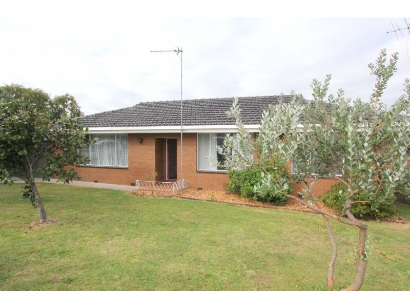 16 Peacock Street, Mirboo North VIC 3871
